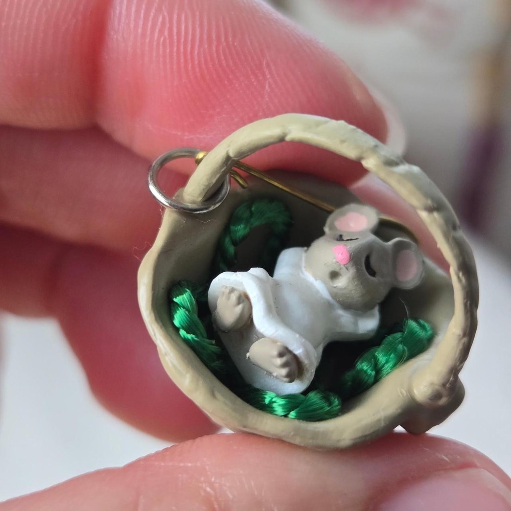 Hallmark miniatures ornament set of 6 miniatures ornaments. sew, sew tiny mice - Picture 6 of 7